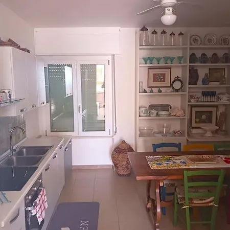 Affittasardegna-quadri Sa Prama Appartamento